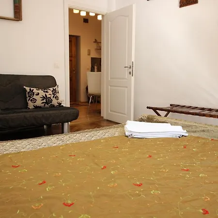 Apartment Versus Art