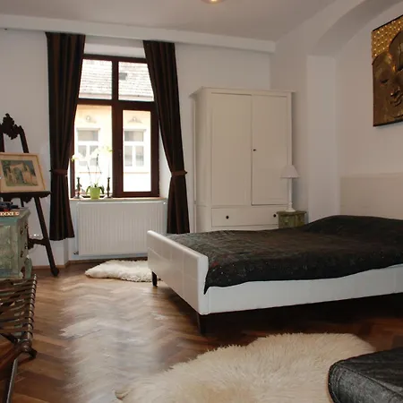 Apartment Versus Art *