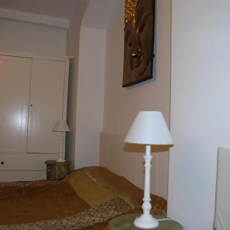 Apartment Versus Art Brasov