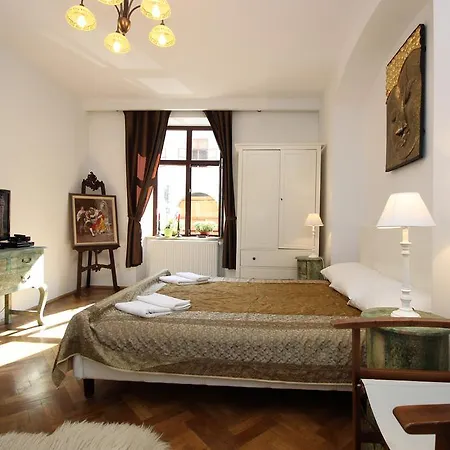 Apartment Versus Art *