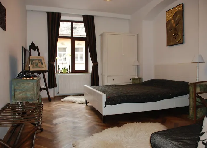 Apartment Versus Art *